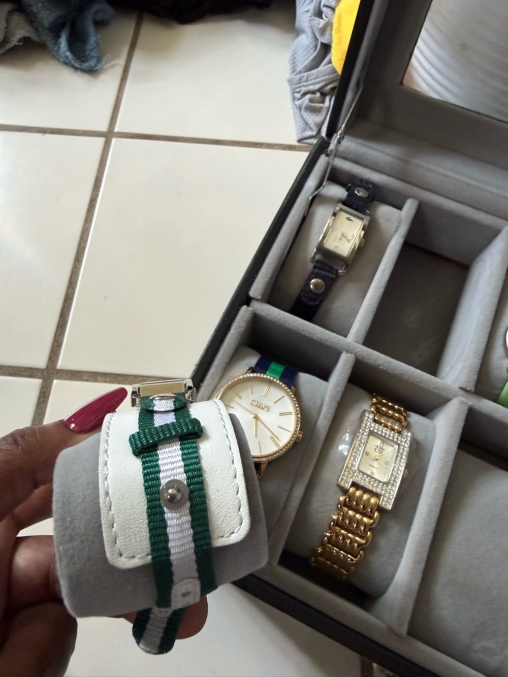 Leather Lacoste white & green band watch - Picture 6 of 6
